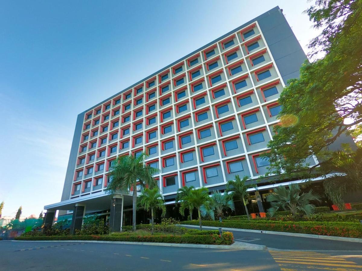 Holiday Inn Express Port Moresby By Ihg Exterior foto